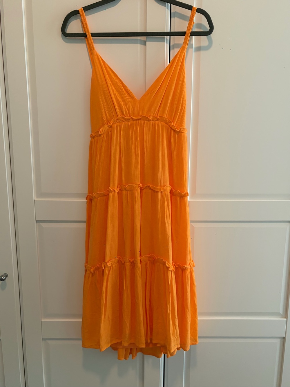 Haute Monde Orange Tiered V‑Neck Midi Dress